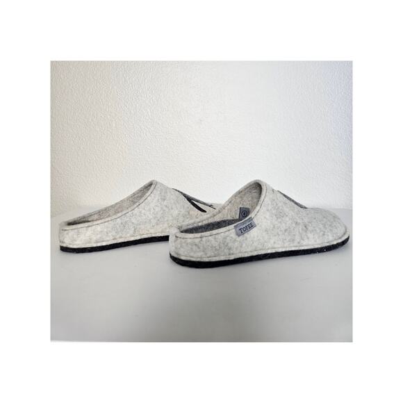 NWOT Women's Tofee Wool Felt Penguin Slippers, Size 8 - Picture 4 of 8